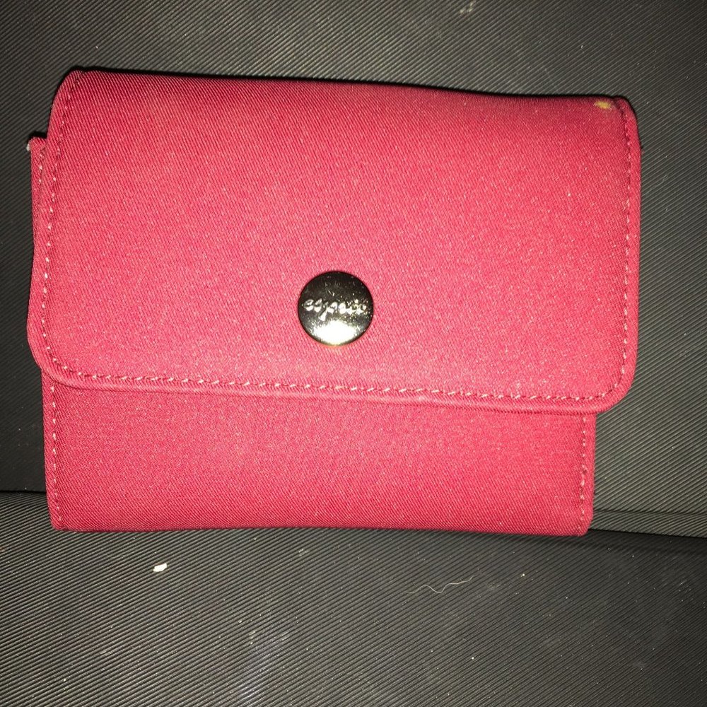 Espirt Hot Pink Tri-Fold lots of Slot Pockets and Hidden Pockets